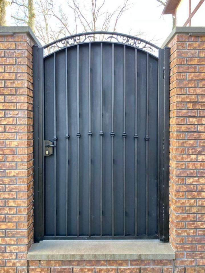 Iron Gates Queens