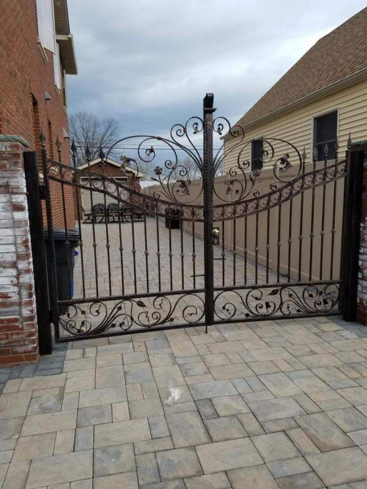 Iron Gates Queens