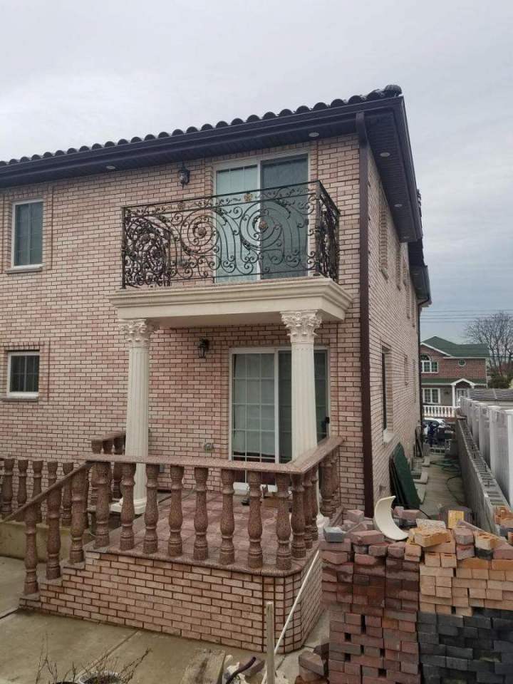 Balcony railings Queens