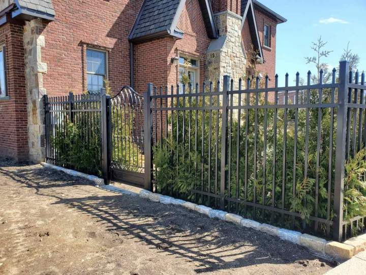 High-Quality Ornamental Fence Queens