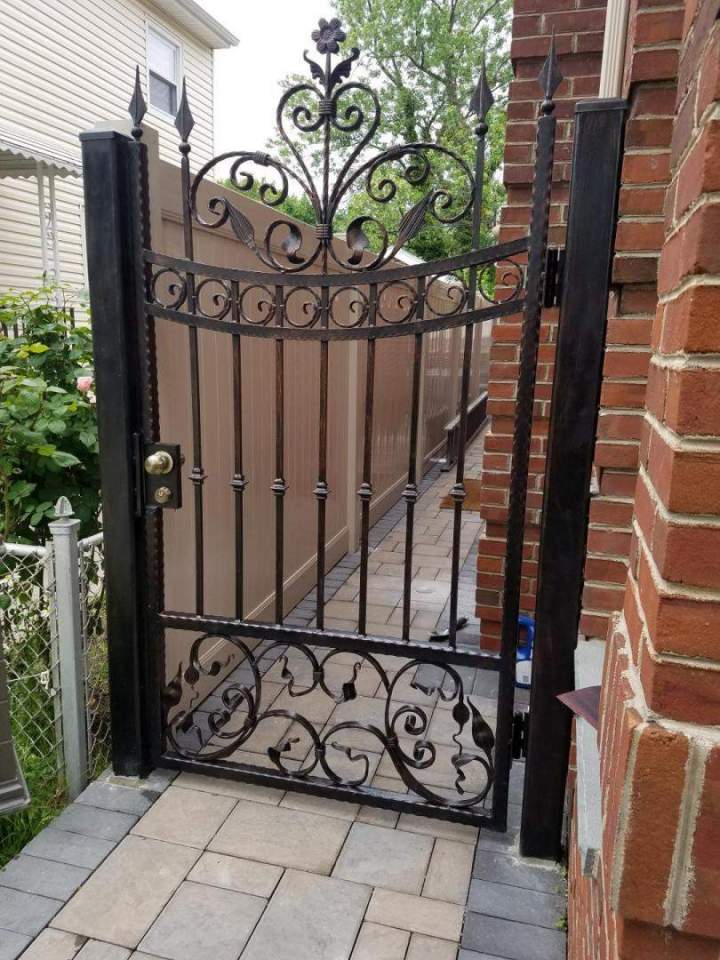 Iron Gates Queens